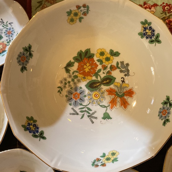 German porcelain serving plate and bowls set of 7 - Picture 2 of 6
